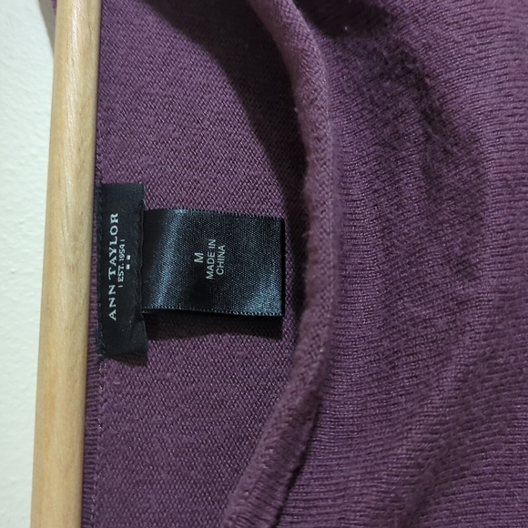 Chic Ann Taylor Plum Sweater Top - Cozy Elegance ๐ธ - Picture 2 of 4